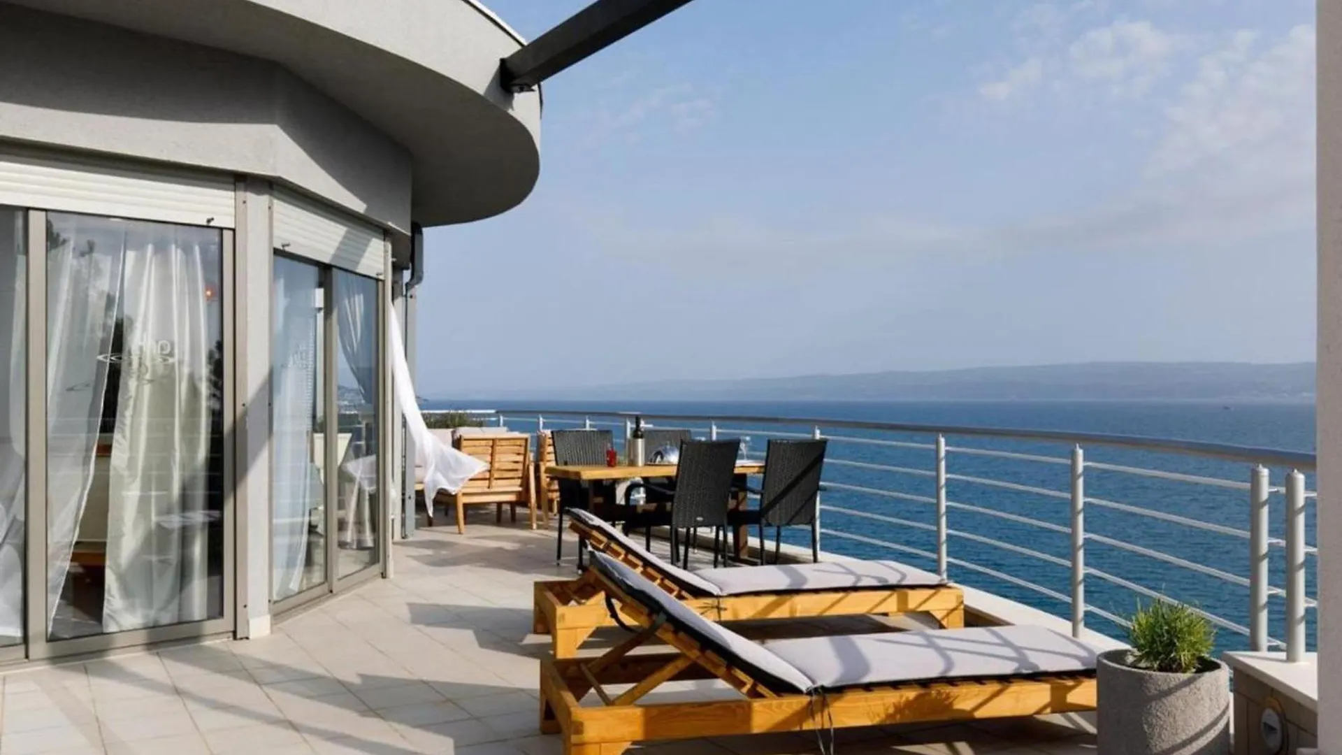 Nice Beach Apartments For 3 Adults Split Kroatië