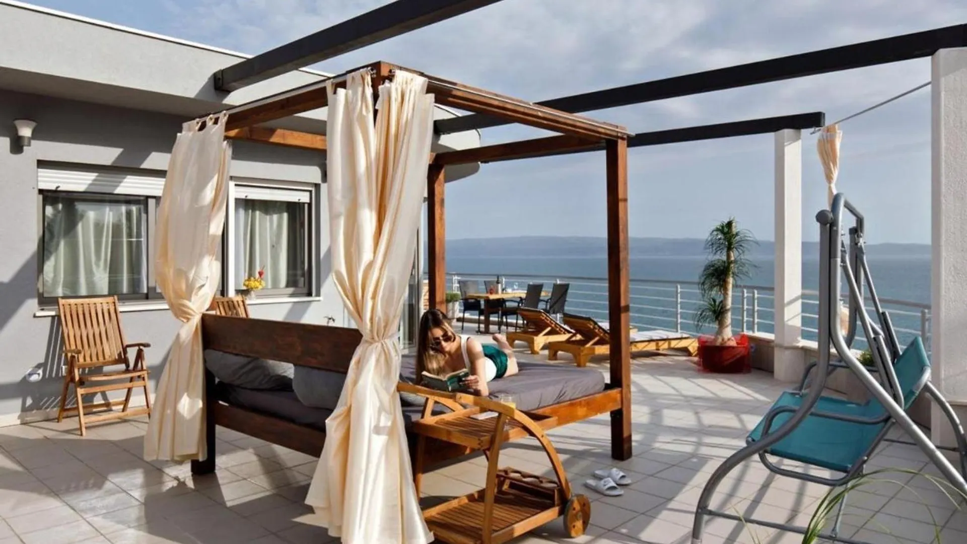 Nice Beach Apartments For 3 Adults Split